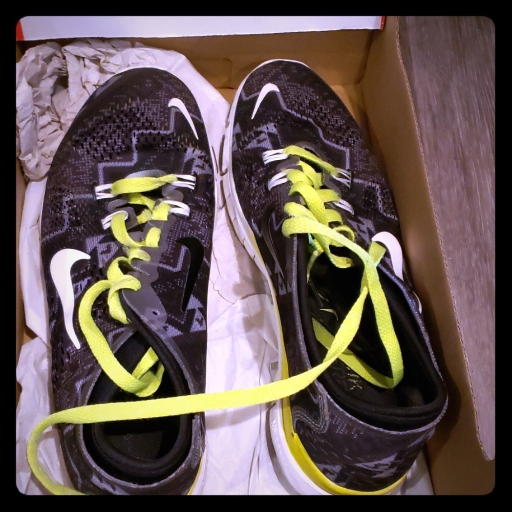 W8.5 Nike Shoes